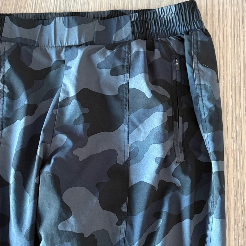 Old Navy Active Stretchtech Camo Jogger Pants Size L Gray Black Athletic - Picture 3 of 7